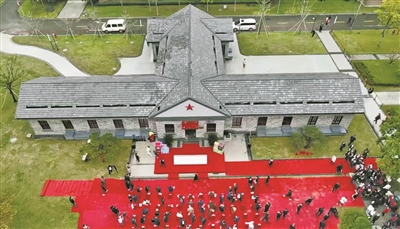 宁波鄞州中学70周年校庆 同比例复建“飞机房”