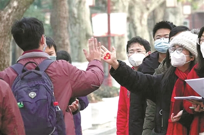 浙江58.87万名学子昨日迎来选考首考 这届考生不容易，祝福他们旗开得胜