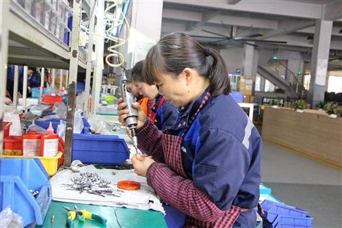 喷枪“喷”开门红 订单排到4月份