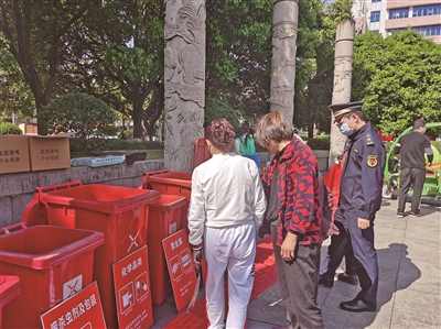 有害垃圾桶里的垃圾都去哪了？  一瓶废弃杀虫剂的环保之旅