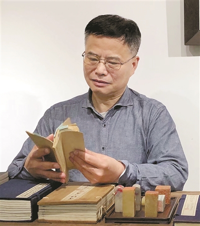 梁章凯：书画世家 鉴藏载道