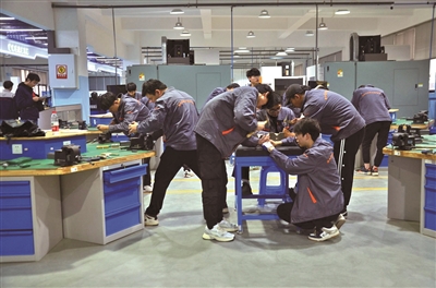 浙南数智造公共实训基地破解招聘难题  “学习型工厂”的双向定制