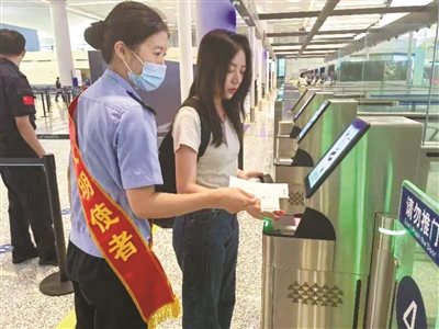 只需十秒 杭州口岸恢复自助通关
