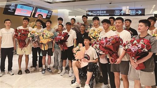 回浦“篮球少年”凯旋