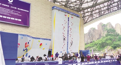 全国攀岩冠军赛在绍兴柯桥开赛 国内顶尖攀岩选手汇聚争夺亚运会“入场券”