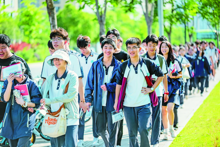 全市1.8万余名高考学子为梦想奋战