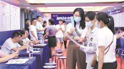 温州鞋服企业组团赴东莞招聘技能人才  向制造强市要人，温州跨出第一步