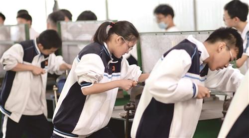 中职学生一样可以翻过学历“高墙”