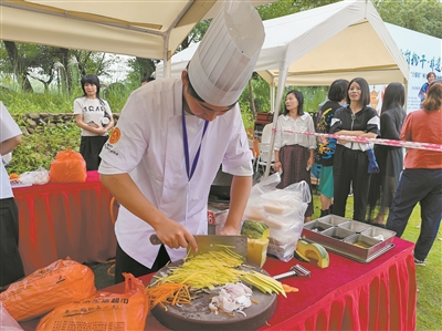 永嘉沙岗粉干美食节靠“炒”作  非遗美食60人就有60味