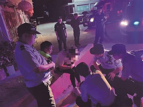女子深夜跳江，“厨师天团”携手救人 警方第一时间对见义勇为行为确认并为他们申报嘉奖