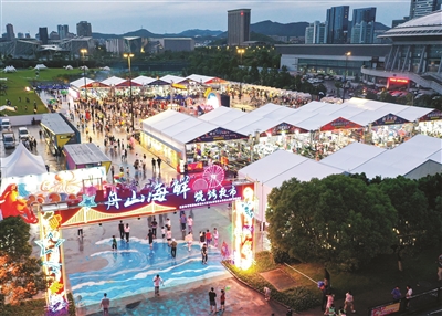 舟山海鲜烧烤夜市 热到爆的夜经济