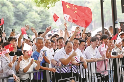 执炬奔跑，梦想生生不息 ——访杭州亚运会火炬手