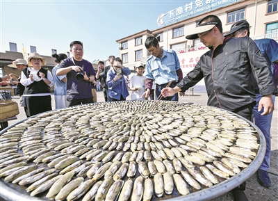 宁海“虾兵蟹将”摆擂台