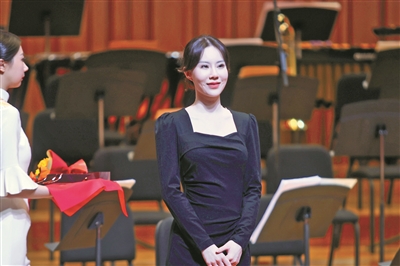 宁波姑娘王山捧回中国音乐金钟奖