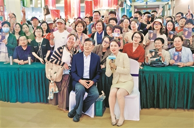 “约会”濮存昕，每一个回答都出乎意料