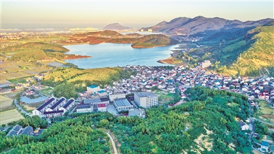 慈溪市掌起镇任佳溪村秋意已浓，景色怡人