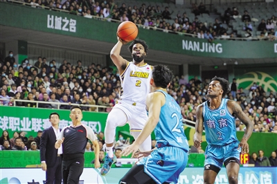 浙江东阳光药男篮成功“复仇”同曦 这波“五连客” 已连下两城 12日晚上，继续和辽宁队掰手腕