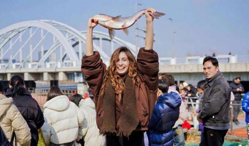 太热闹！绍兴这里分鱼啦