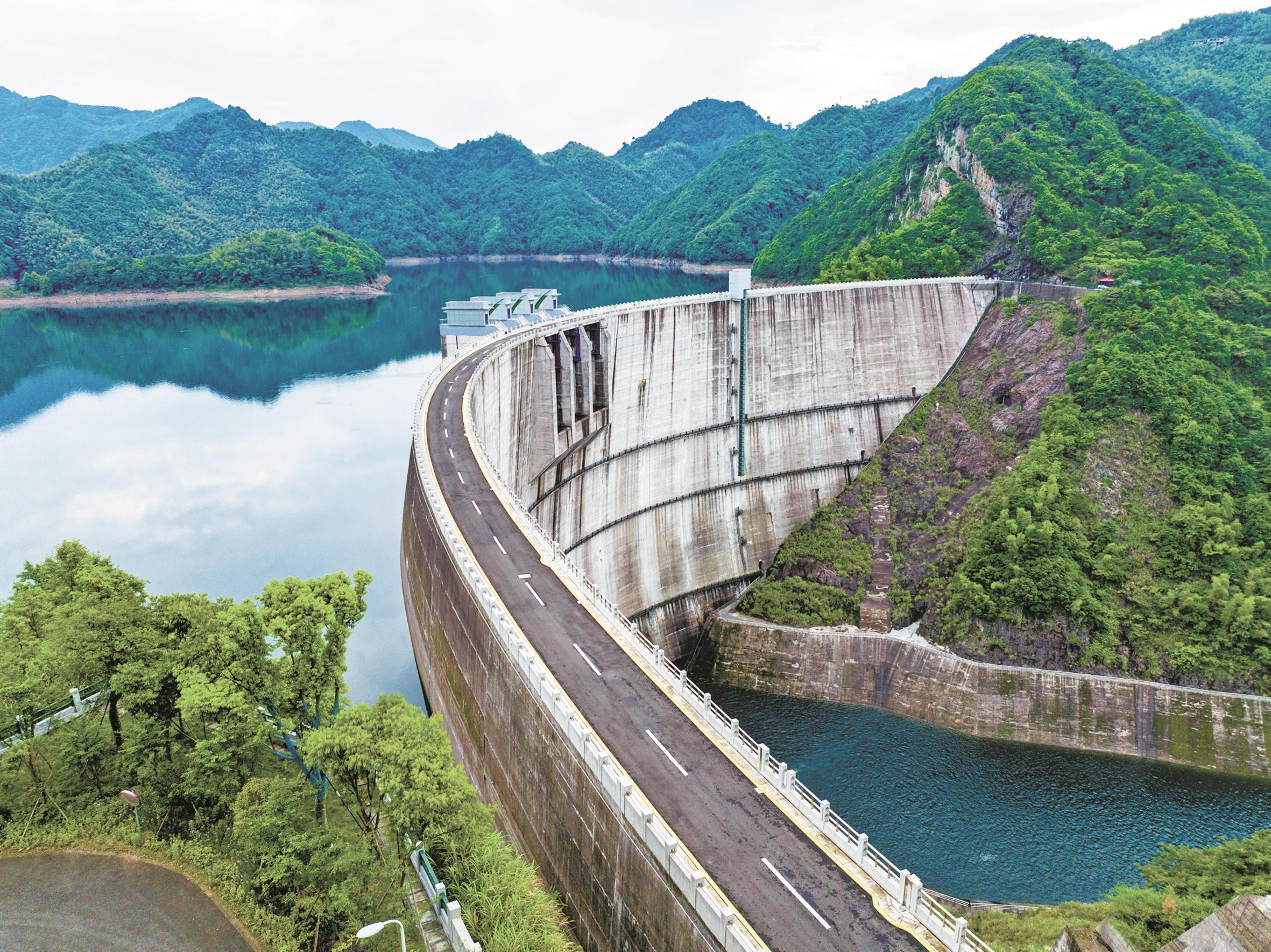 宁波今日进入汛期  据预测，今年台风偏多、梅雨集中