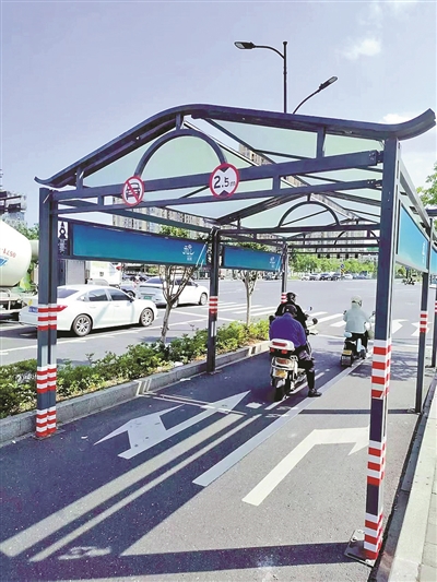 952顶夏日限定“荷叶凉棚”就位