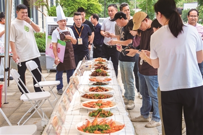 “虾”路相逢赛鲜味 产业升级促增收