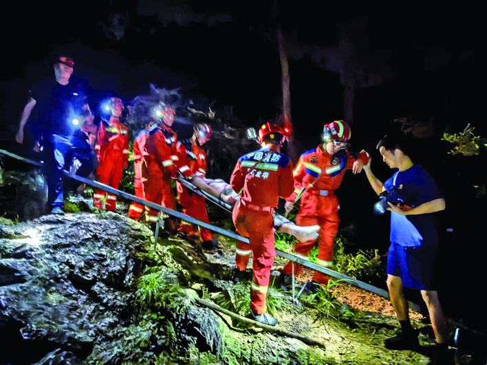 登山少年突发热射病所幸及时获救 暑期户外活动务必避开高温时段
