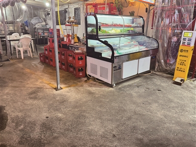 烟头不落地 举手见文明  记者走访商圈、夜市，记录城市环境中的文明细节