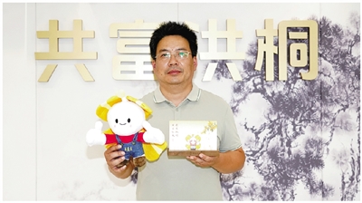 七旬老人晕倒路边，余杭村干部3分钟到场上演生死营救